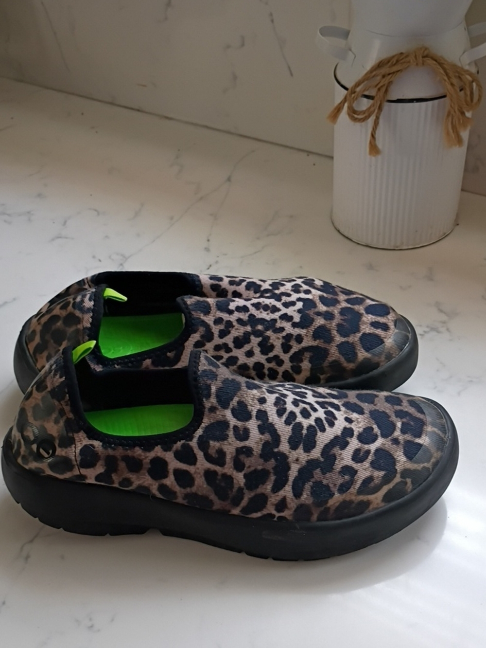 OOFOS Kids Slip-On Leopard Print Loafers with Green Insole